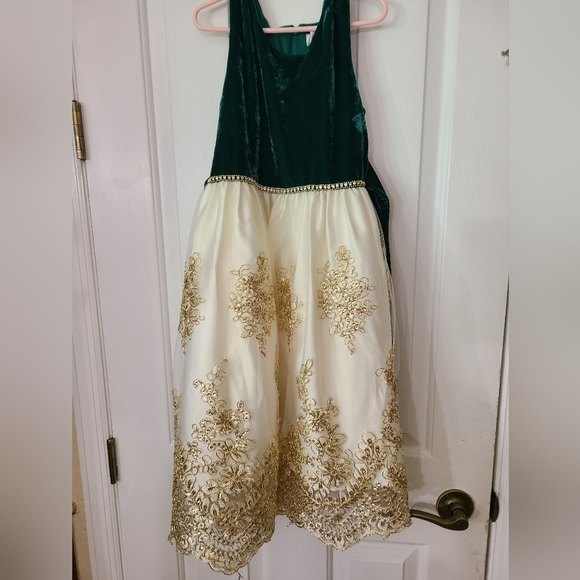 Girls Fancy Holiday Dress - Picture 1 of 6